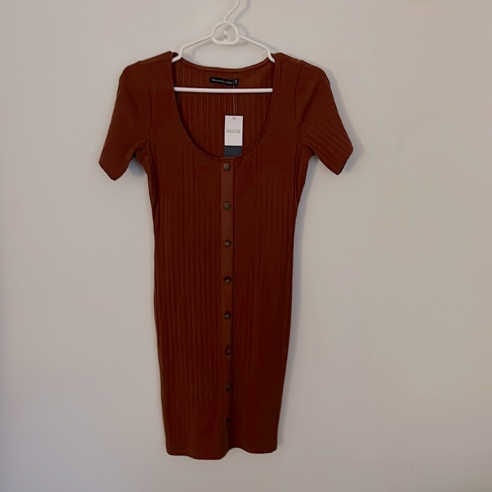 Burgundy Bodycon Abercrombie Dress in XS (NWT) - Picture 1 of 1